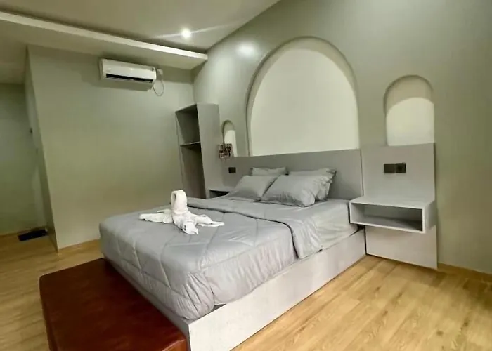 Bed & Breakfast New Mekar Jaya 3*